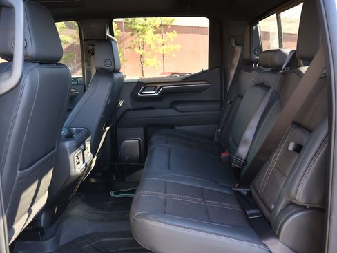 Used 2024 Chevrolet Silverado 1500 High Country image 28