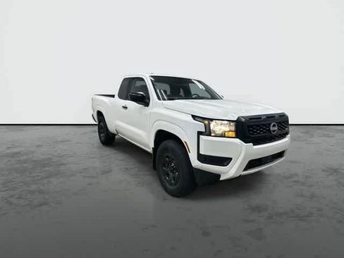 Used 2025 Nissan Frontier S w/ Tow Package AWD/4WD image 6
