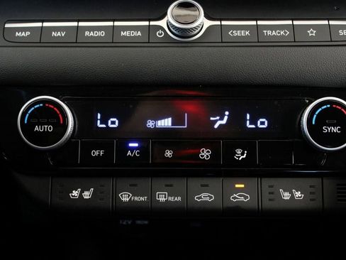 Used 2025 Hyundai Elantra Limited FWD image 26