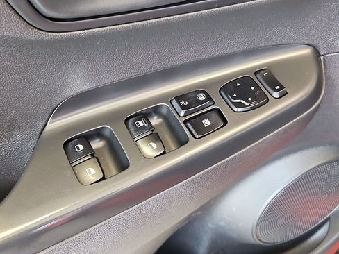 Used 2019 Hyundai Kona SE AWD/4WD image 11