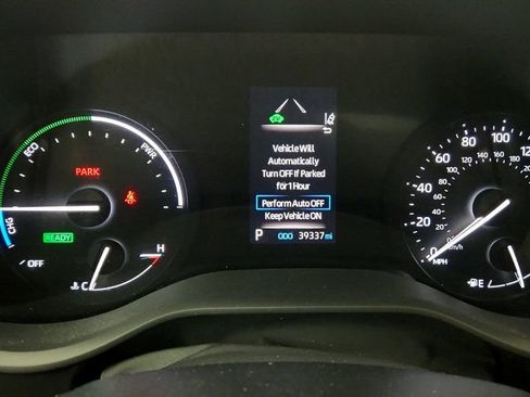 Used 2023 Toyota Sienna XSE image 14