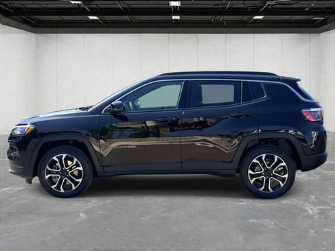Used 2024 Jeep Compass Limited AWD/4WD image 8