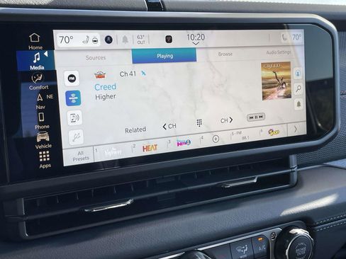 New 2025 Jeep Gladiator Rubicon image 17