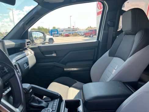Certified 2026 Toyota Tacoma TRD Off-Road AWD/4WD image 12