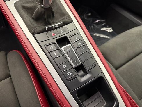 Used 2022 Porsche 718 Boxster Spyder image 24