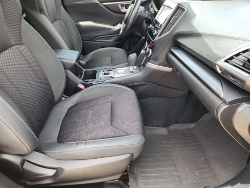 Used 2020 Subaru Forester Premium AWD/4WD image 17