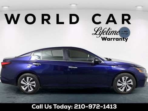 Used 2024 Nissan Altima 2.5 S FWD image 3