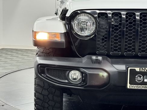 Used 2023 Jeep Gladiator Willys image 7