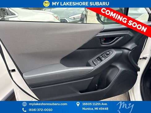 Used 2025 Subaru Crosstrek 2.5i Premium AWD/4WD image 7