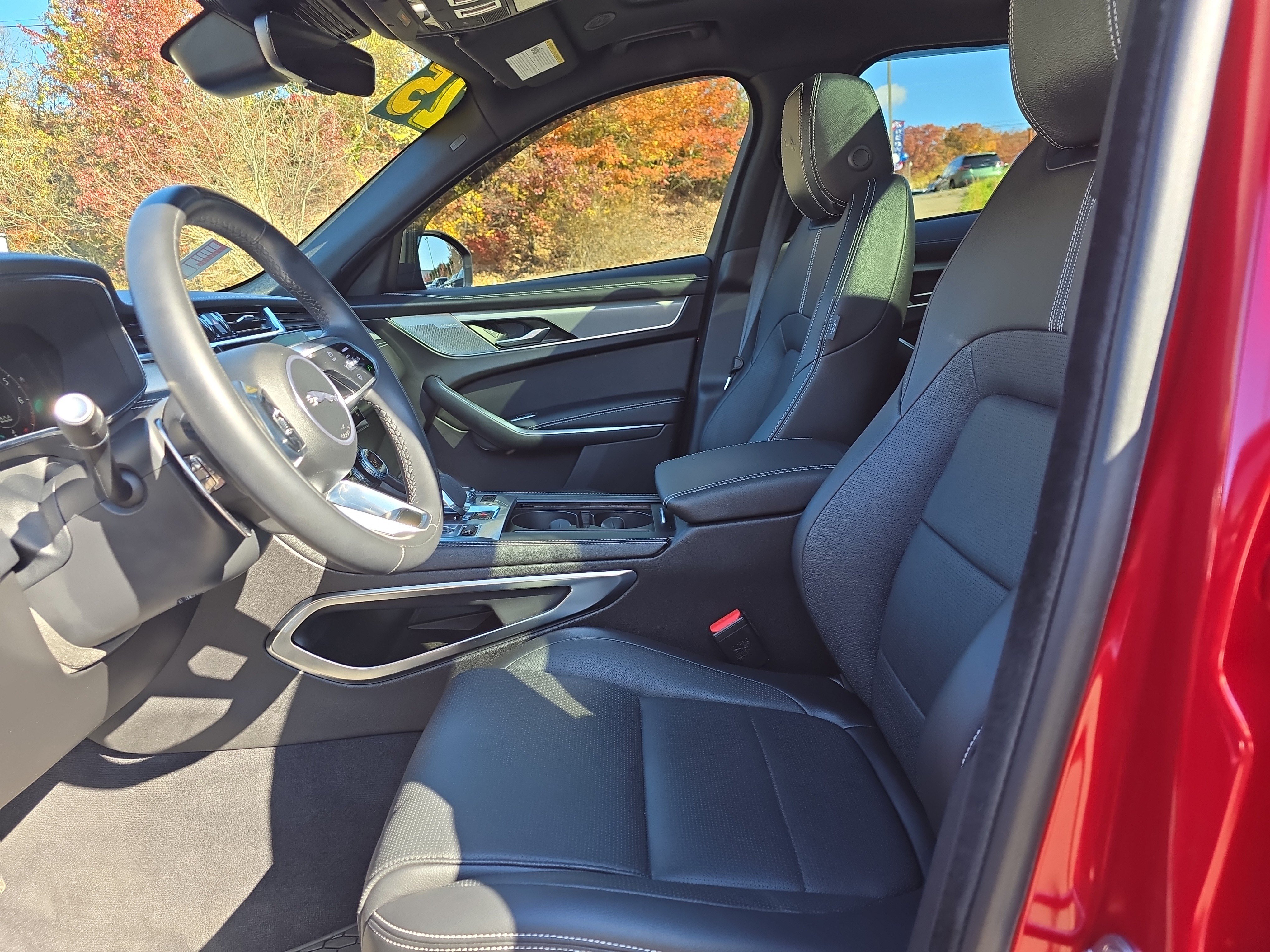 Used 2025 Jaguar F-PACE R-Dynamic S AWD/4WD image 13