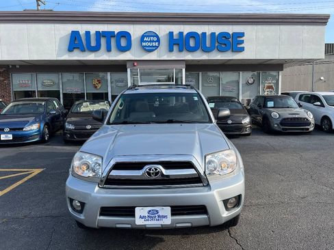 Used 2008 Toyota 4Runner SR5 AWD/4WD image 2