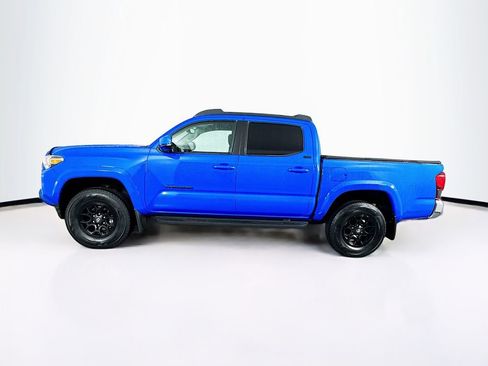 Used 2021 Toyota Tacoma SR5 w/ Blackout Package (TMS) image 6