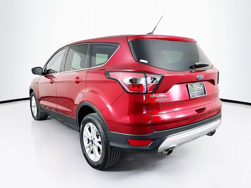 Used 2017 Ford Escape SE image 5