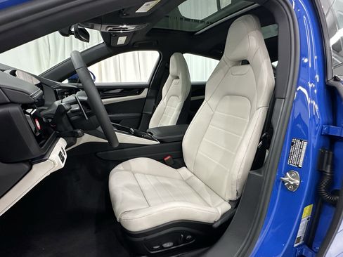 New 2025 Porsche Panamera 4 image 31