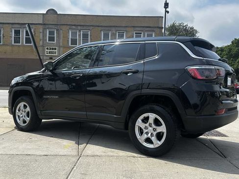 Used 2022 Jeep Compass Sport image 7