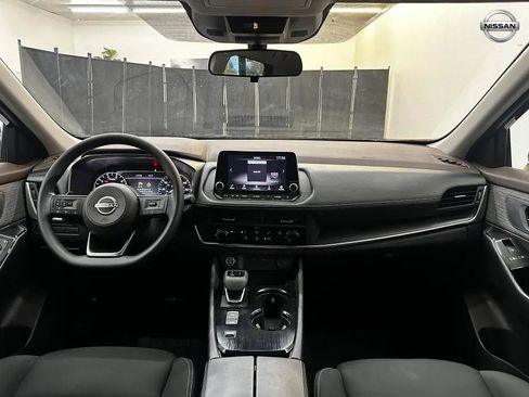 Used 2023 Nissan Rogue S image 24