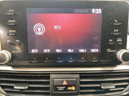 Used 2018 Honda Accord LX image 25