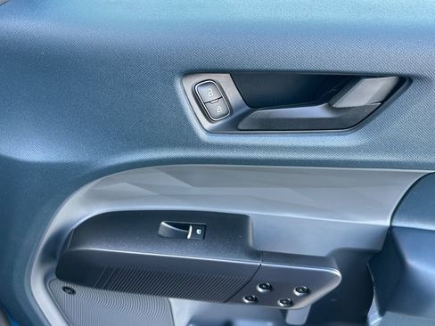 Certified 2024 Ford Maverick Lariat w/ Black Appearance Package image 17