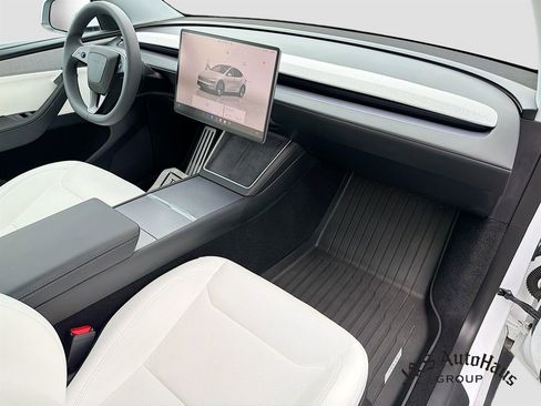 Used 2026 Tesla Model Y Long Range AWD/4WD image 36