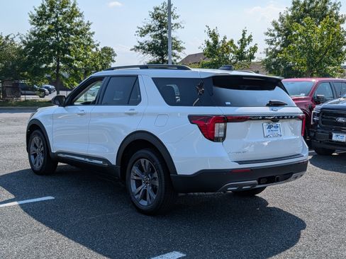 New 2025 Ford Explorer Active w/ Active Comfort Package image 4