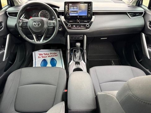 Used 2022 Toyota Corolla Cross LE image 14