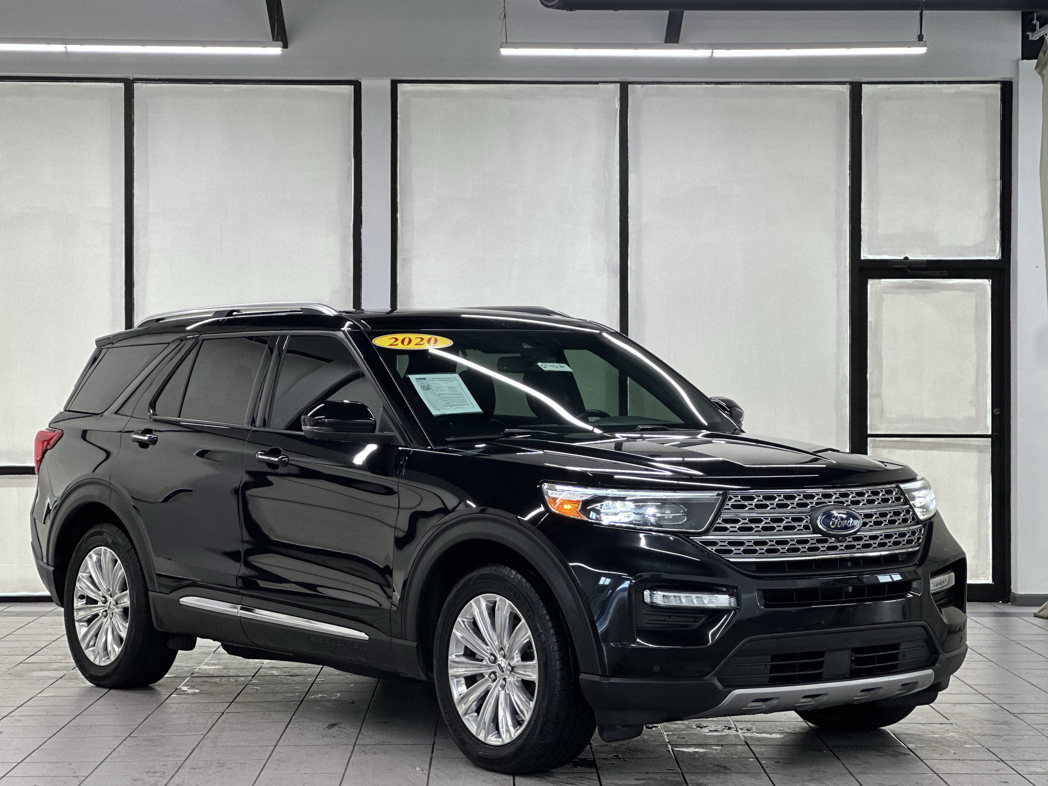 Used 2020 Ford Explorer Limited w/ Class III Trailer Tow Package AWD/4WD image 1
