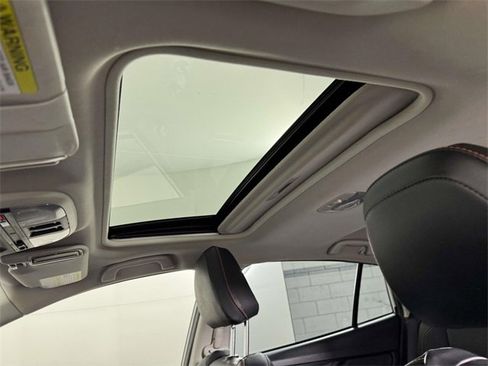 Used 2022 Subaru Crosstrek 2.5i Limited w/ Moonroof Package 2 image 32