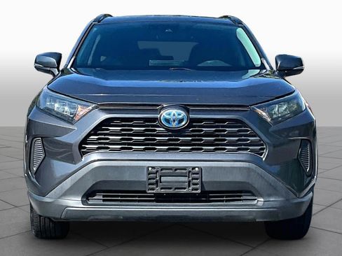 Used 2019 Toyota RAV4 LE AWD/4WD image 4