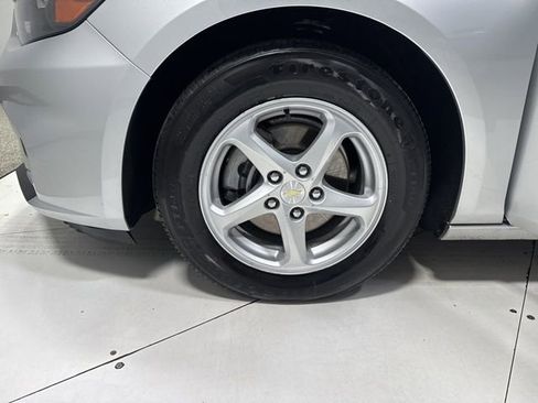 Used 2018 Chevrolet Malibu LS image 4
