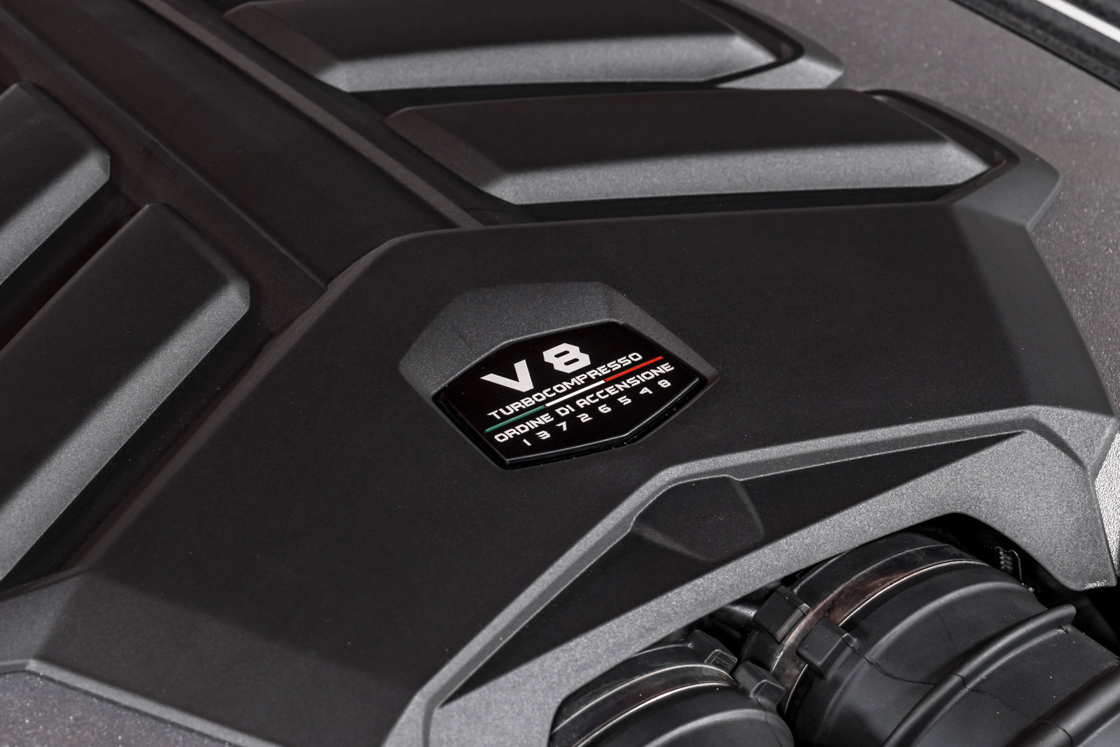 Used 2025 Lamborghini Urus SE AWD/4WD image 51