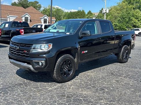 Used 2022 Chevrolet Colorado Z71 w/ Z71 Midnight Edition AWD/4WD image 3