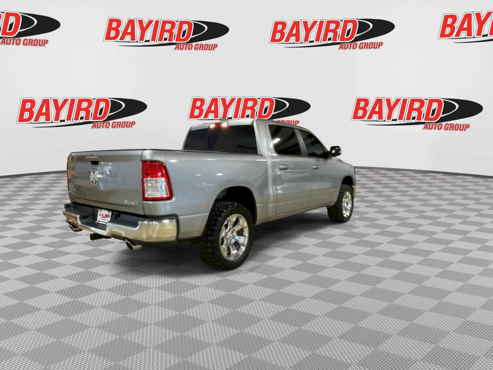 Used 2021 RAM 1500 4x4 Crew Cab image 8
