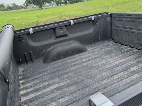 Used 2015 Chevrolet Silverado 1500 High Country w/ High Country Premium Package AWD/4WD image 11