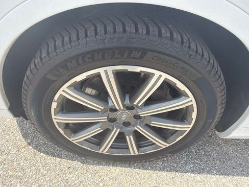 Used 2018 Audi Q7 3.0T Prestige AWD/4WD image 10