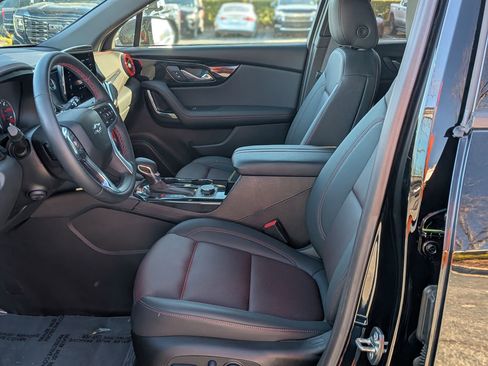 Certified 2025 Chevrolet Blazer RS w/ Driver Confidence II Package image 16