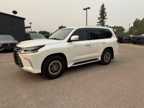 Used 2017 Lexus LX 570 4WD w/ Luxury Package image 16