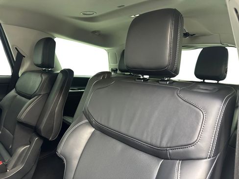 Used 2025 Ford Expedition Platinum AWD/4WD image 34