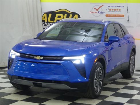 Used 2025 Chevrolet Blazer EV LT AWD/4WD image 4