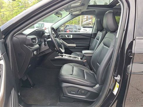 Certified 2022 Ford Explorer XLT w/ Equipment Group 202A AWD/4WD image 11