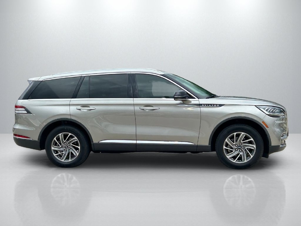Used 2023 Lincoln Aviator AWD w/ Class IV Trailer Tow Package image 4