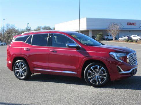 Used 2019 GMC Terrain Denali w/ Advanced Safety Package image 2