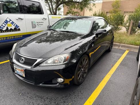 Used 2011 Lexus IS 350C w/ F-Sport Special Edition Pkg RWD image 4