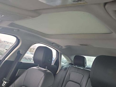 Used 2017 Jaguar XF Premium image 6