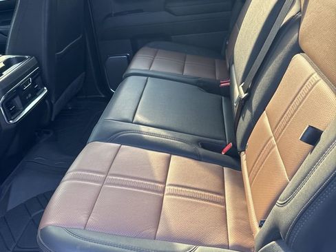 Used 2024 Chevrolet Silverado 1500 High Country w/ High Country Premium Package image 17