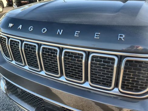 Used 2022 Jeep Wagoneer Series III w/ Flexible Seating Group image 31