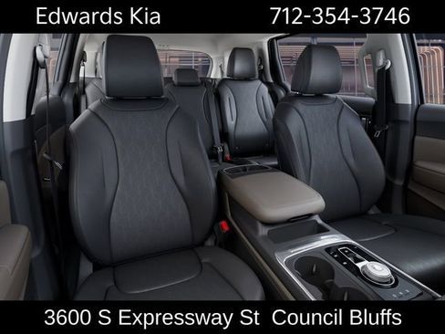 New 2026 Kia Carnival LXS FWD image 17