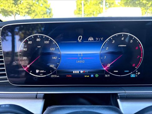 Used 2024 Mercedes-Benz GLE 450 4MATIC w/ Driver Assistance Package image 15