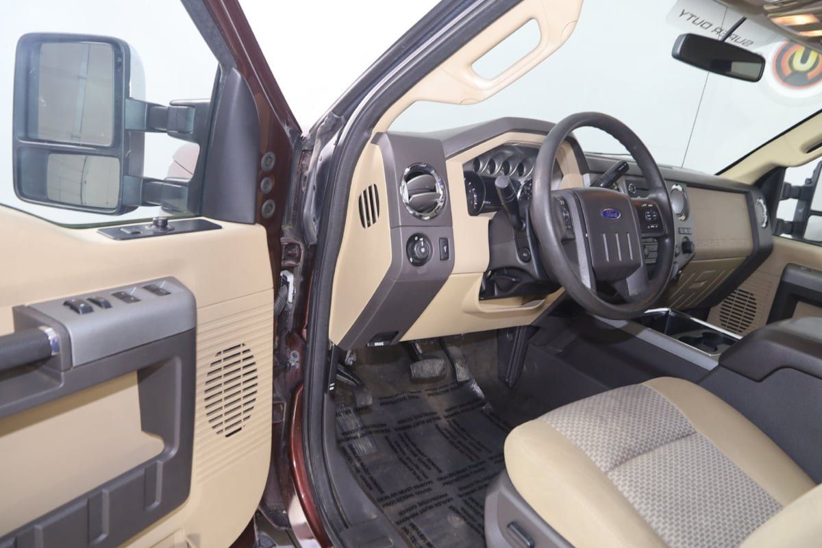 Used 2015 Ford F250 XLT w/ XLT Premium Package AWD/4WD image 36