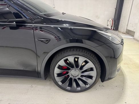 Used 2022 Tesla Model Y Performance AWD/4WD image 9