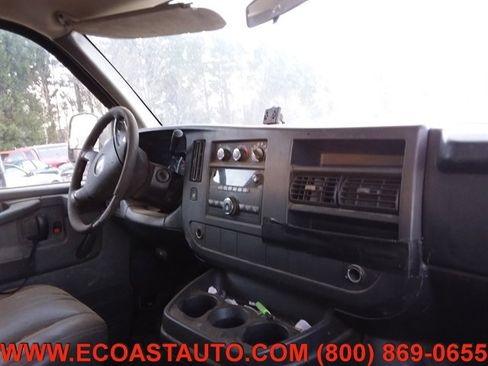 Used 2009 Chevrolet Express 2500 image 7